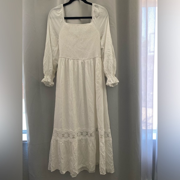 Lace trim maxi dress - Picture 3 of 10